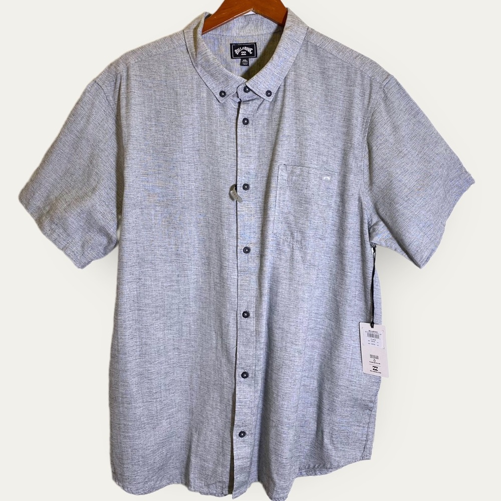 Billabong Men's Classic Sundays Woven Short Sleeve Button Down Shirt - Picture 1 of 15